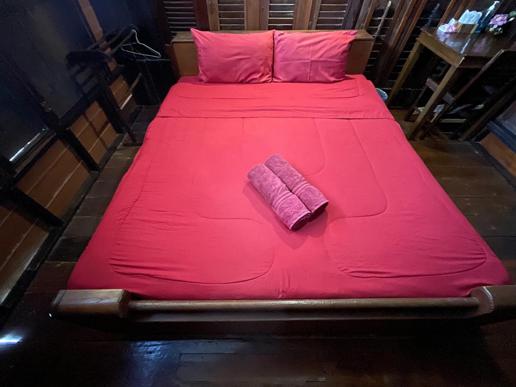Baan Are Gong Riverside Homestay Phra Nakhon Si Ayutthaya Exterior foto
